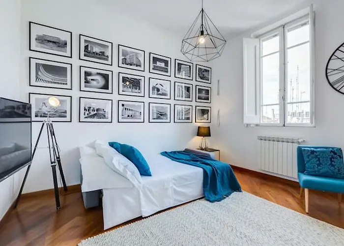 Elegant Flat In Historic Center - 2 Bathrooms בית נופש