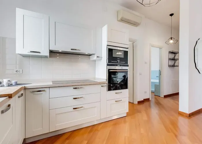 Elegant Flat In Historic Center - 2 Bathrooms בית נופש